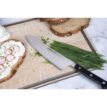 arcos-pera-rocking-santoku-180-mm-lama-curva-in-acciaio-nitrum-per-taglio-a-dond image 7