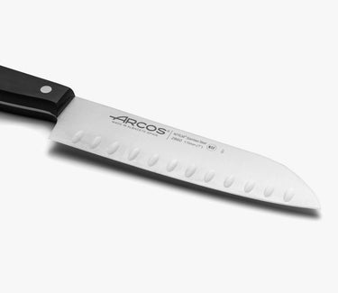 arcos-universal-coltello-santoku-con-alveoli-170-mm-lama-in-acciaio-nitrum-stile image 2