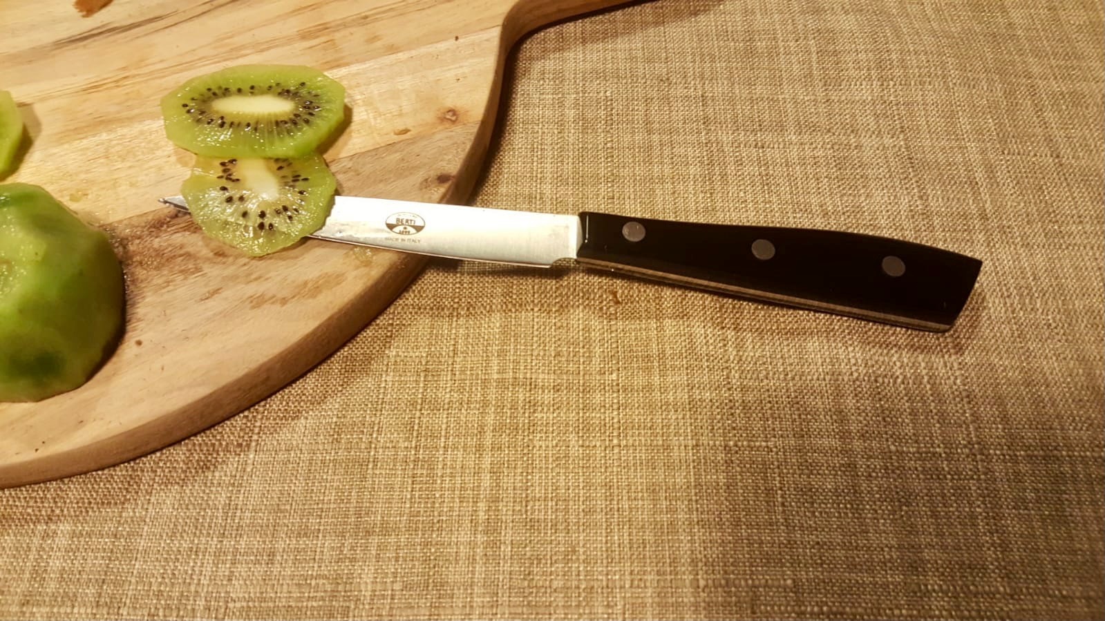 Piccolo, ma che affilato